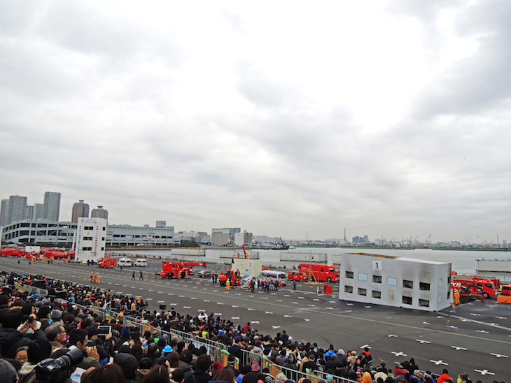 国際自動車kmのリラクシーが東京消防出初式に参加した時の俯瞰