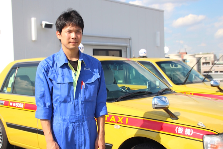 国際自動車の整備部で整備士として働く小林さん