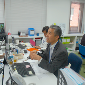 国際自動車kmのハイヤードライバー採用担当の人事田中さん