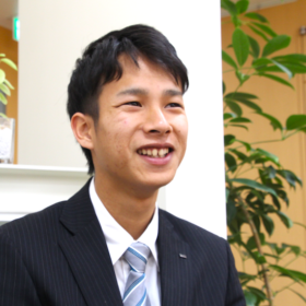 国際自動車kmの新卒タクシードライバー渡邊さん
