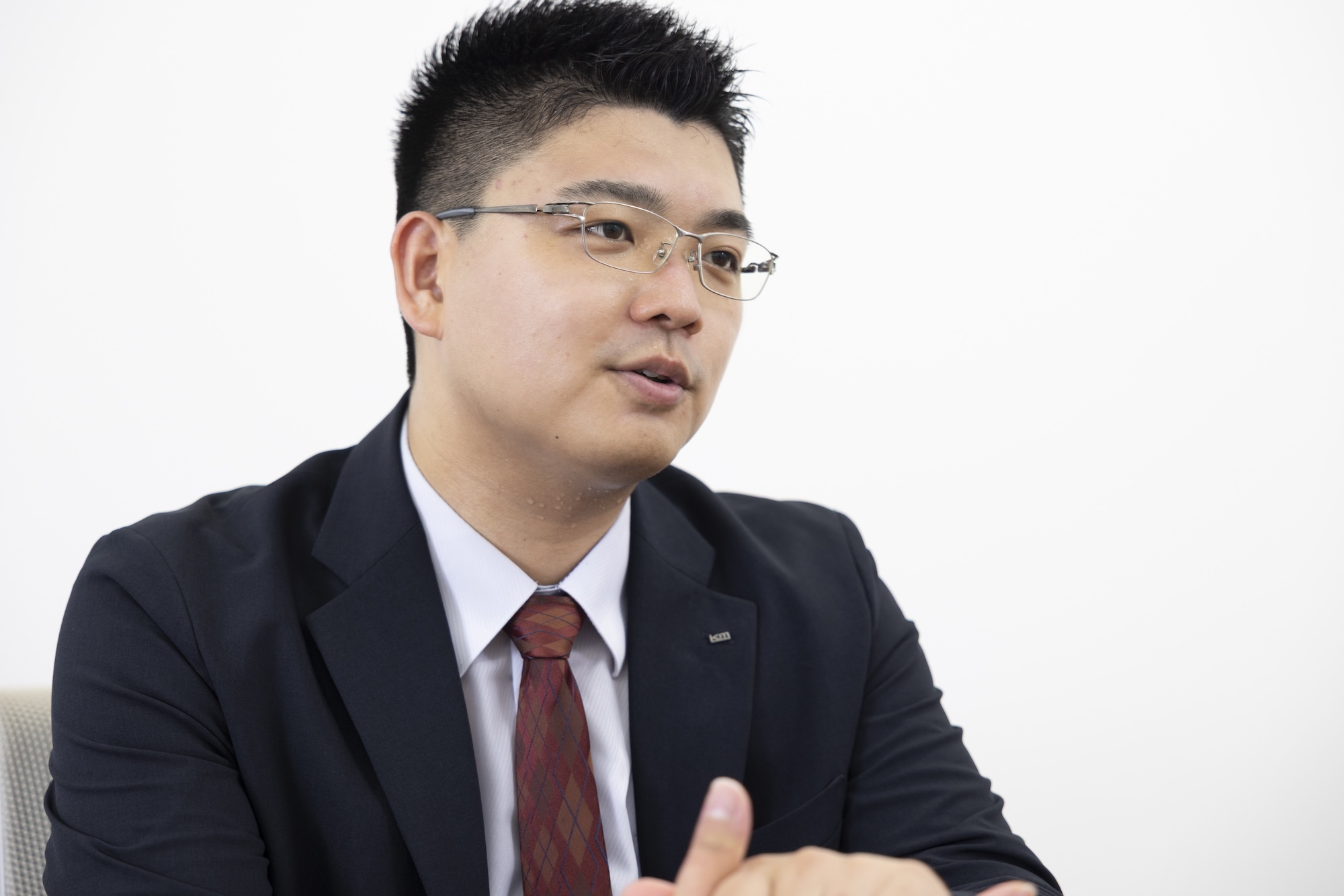 清掃から法務まで幅広い業務を担う「何でも屋」。総務課で活躍中の奥田