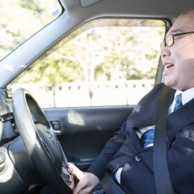 元力士のタクシー運転手