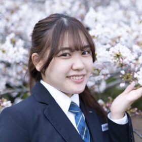 新卒女性タクシードライバー 国際自動車kmタクシー